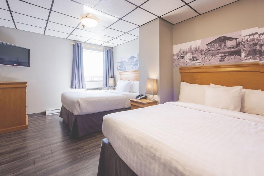 Hotel Continental Centre-Ville Вал-д'Ор Екстериор снимка