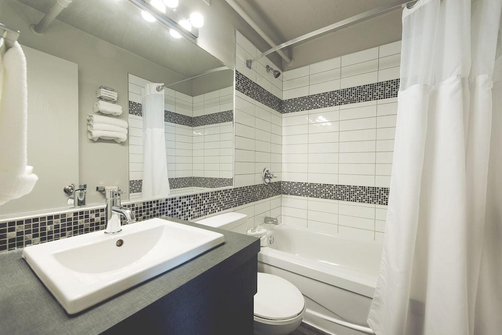 Hotel Continental Centre-Ville Вал-д'Ор Екстериор снимка