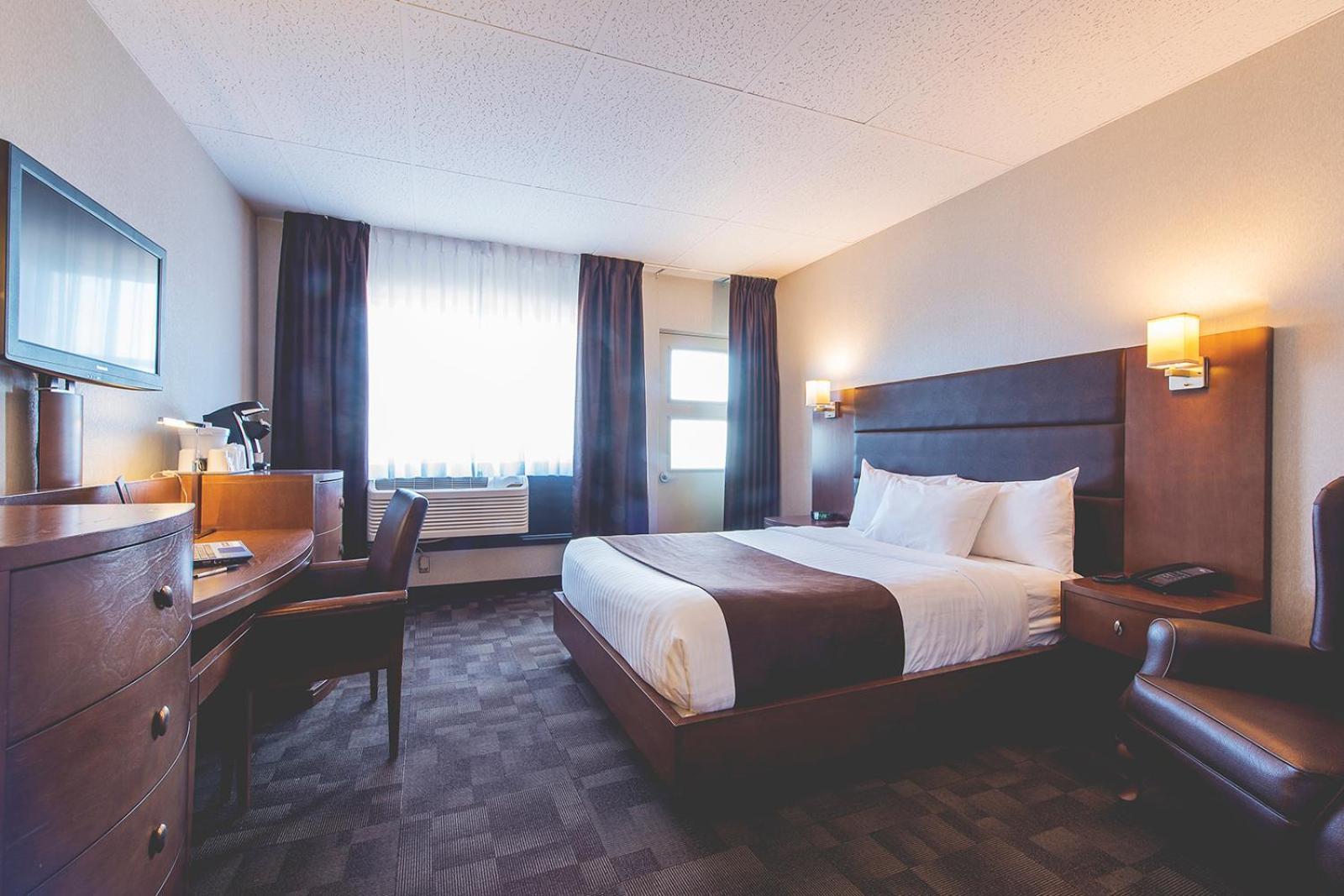 Hotel Continental Centre-Ville Вал-д'Ор Екстериор снимка