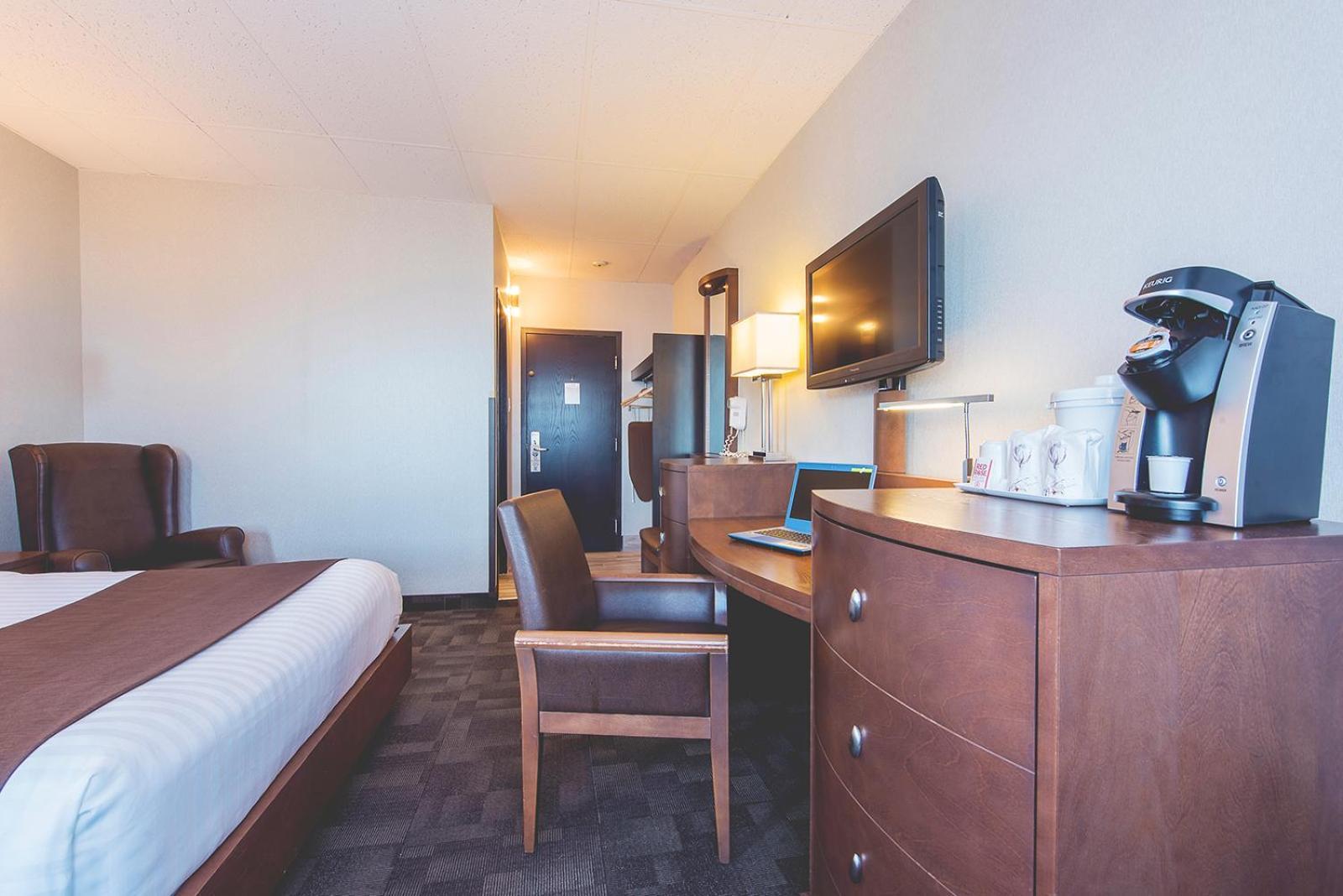Hotel Continental Centre-Ville Вал-д'Ор Екстериор снимка