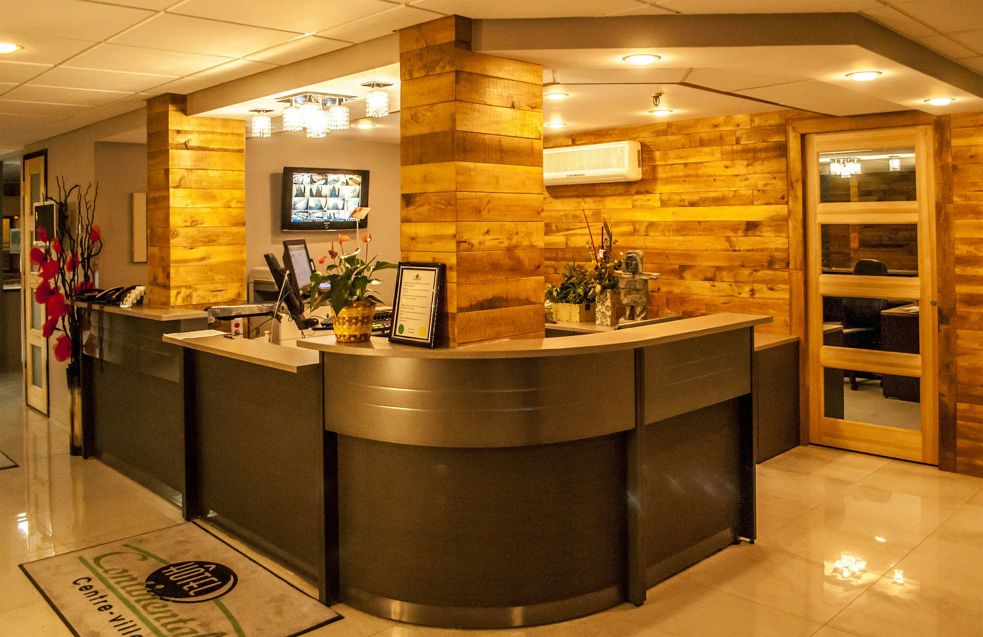 Hotel Continental Centre-Ville Вал-д'Ор Екстериор снимка